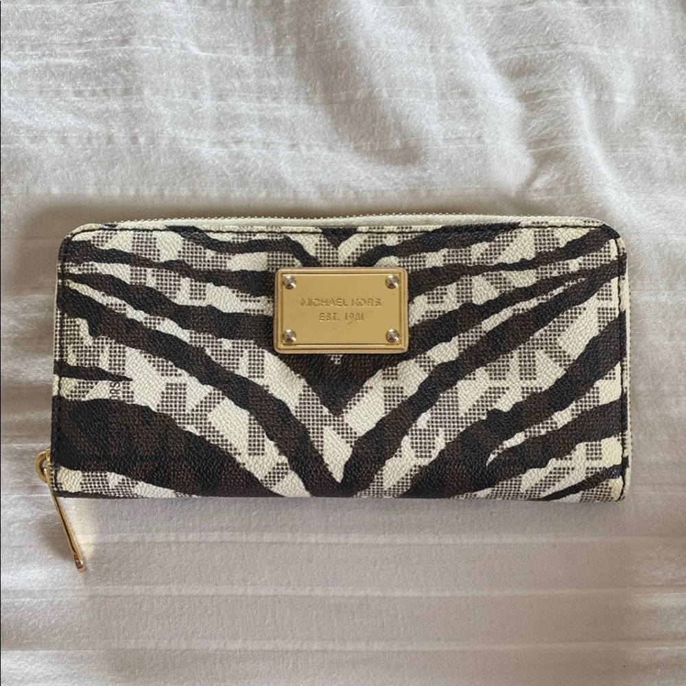 Micheal Kors Continental Wallet